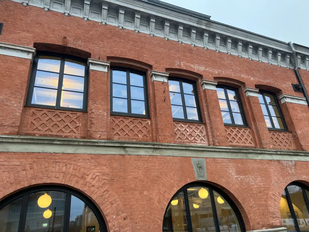 Fasaderehabilitering – Tollbugata 1, Oslo. Bilde 3 av 11.